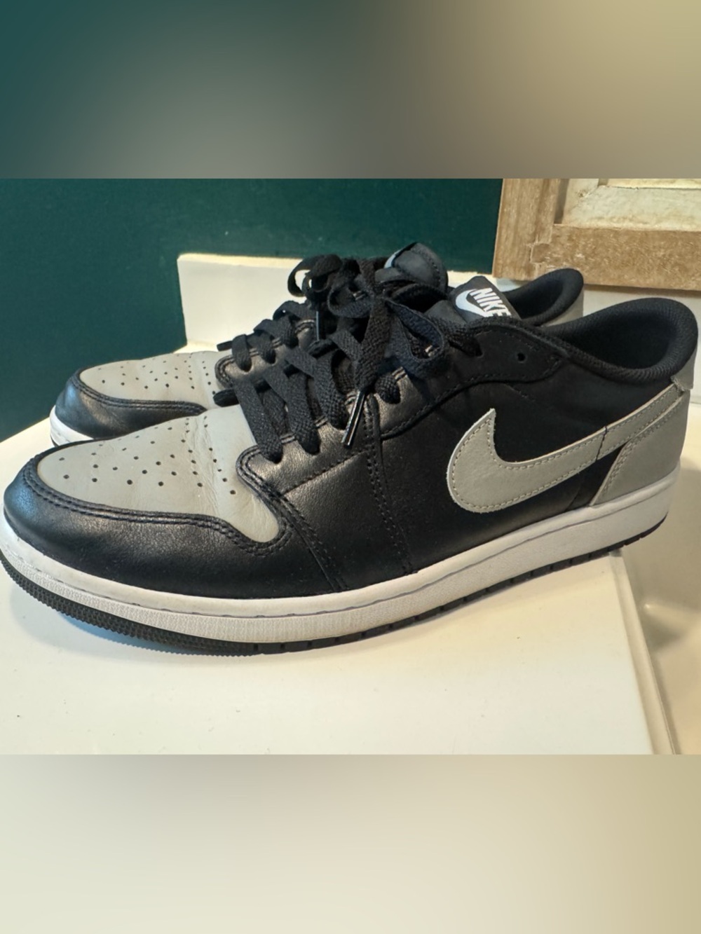 Jordan 1 low OG Nike Black and Light Gray Size 12
